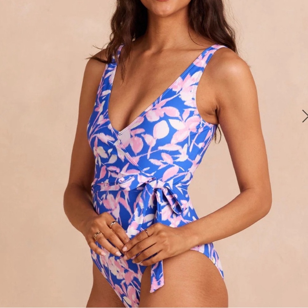 Summersalt the perfect wrap bathing suit NEVER WORN!